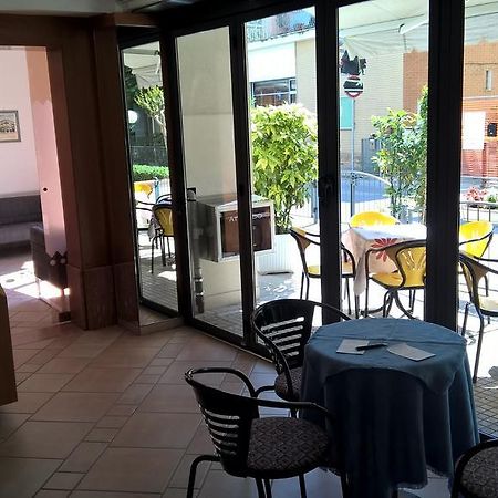 Hotel Villa Domiziana ريميني المظهر الخارجي الصورة