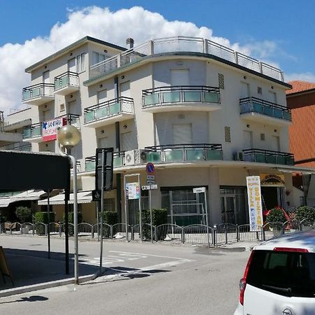 Hotel Villa Domiziana ريميني المظهر الخارجي الصورة