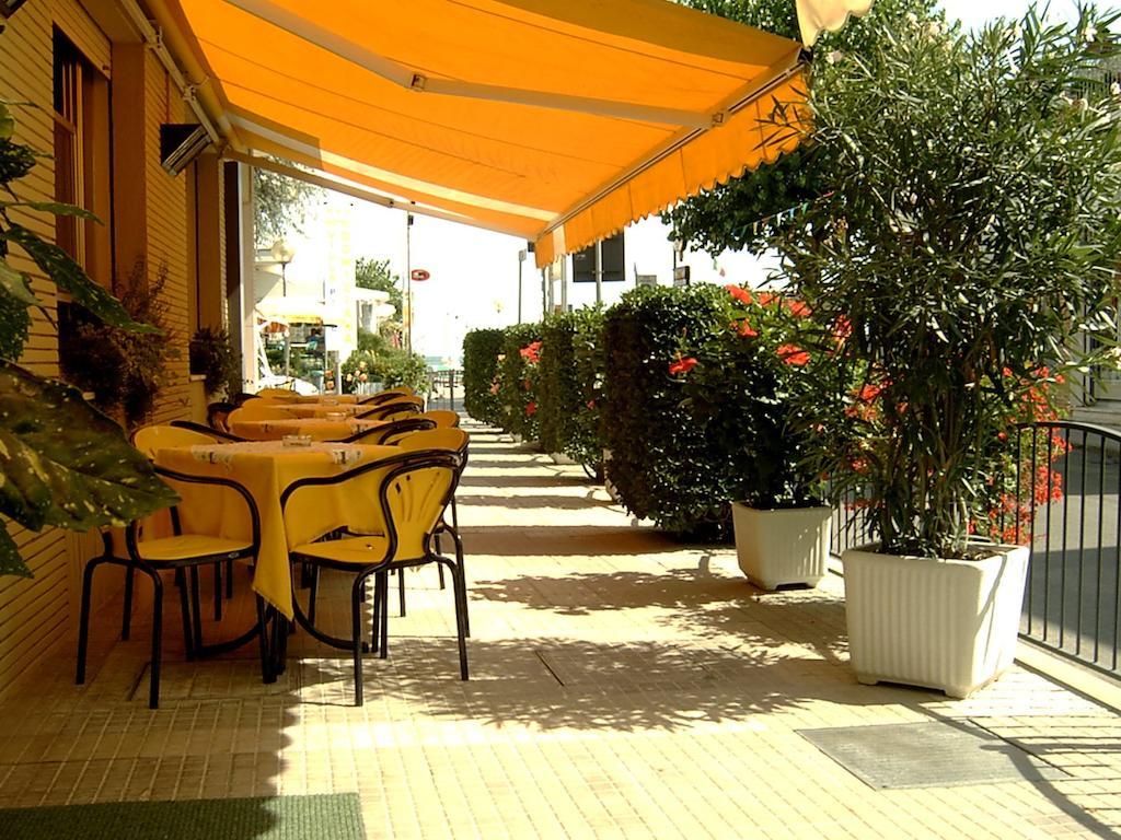 Hotel Villa Domiziana ريميني المظهر الخارجي الصورة