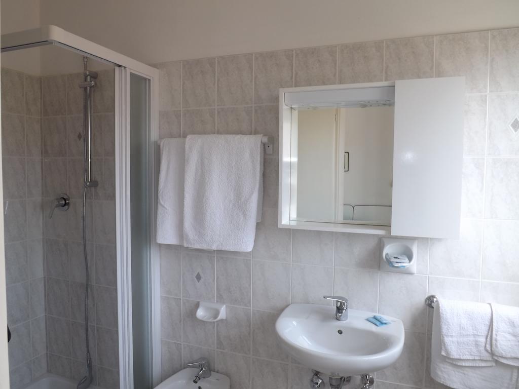 Hotel Villa Domiziana ريميني الغرفة الصورة
