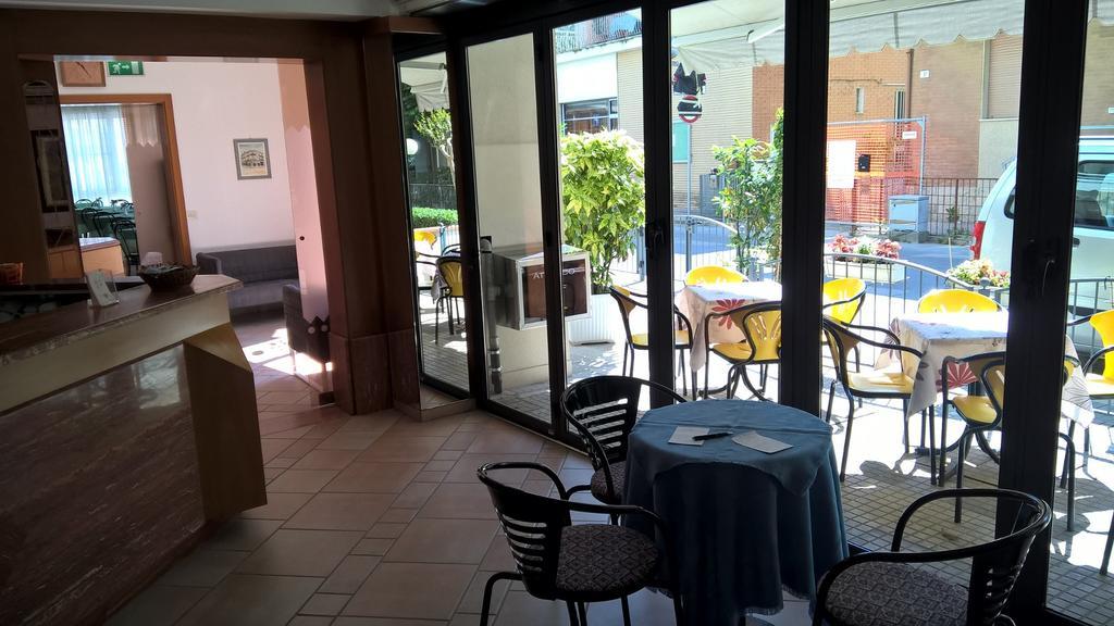 Hotel Villa Domiziana ريميني المظهر الخارجي الصورة