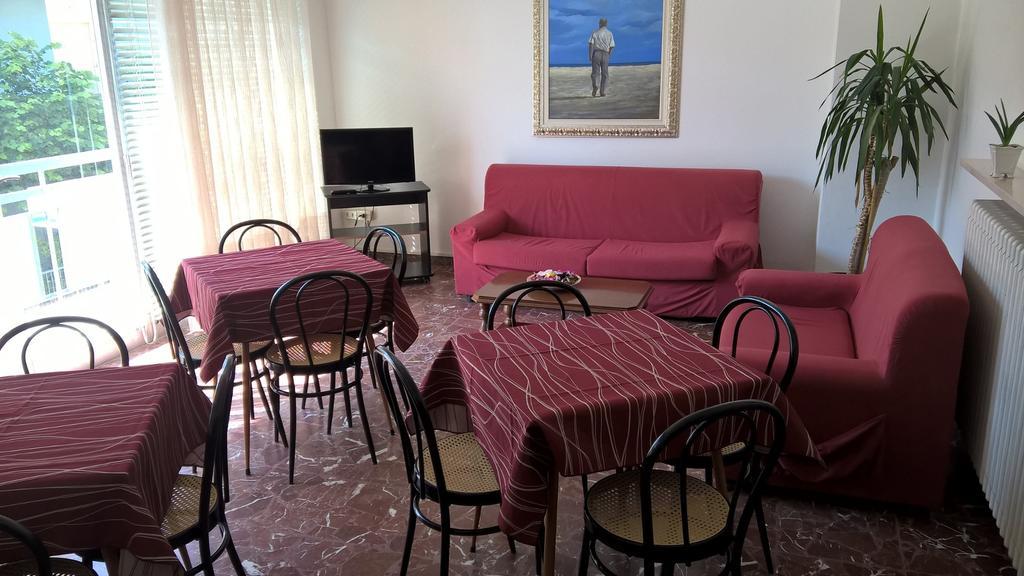 Hotel Villa Domiziana ريميني المظهر الخارجي الصورة