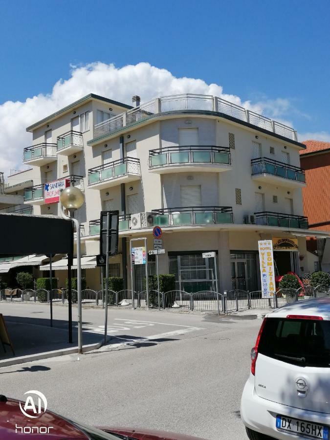 Hotel Villa Domiziana ريميني المظهر الخارجي الصورة